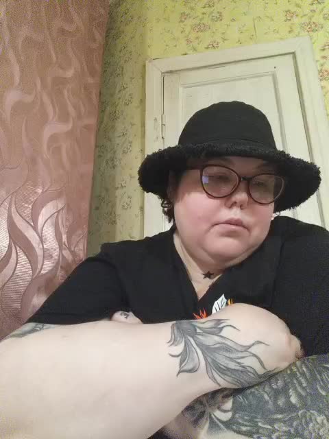 Svetlanka86 Adult Chat December 23, 2025