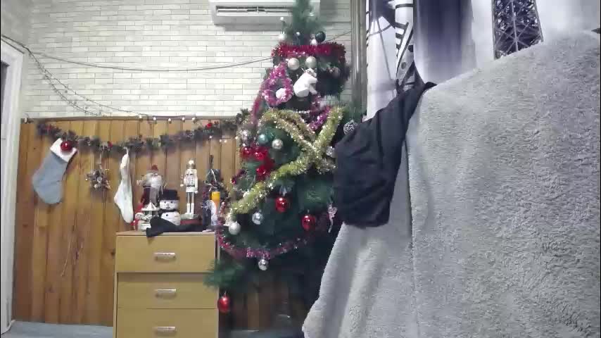 xxxnewlywedsxxx Adult Chat December 23, 2025