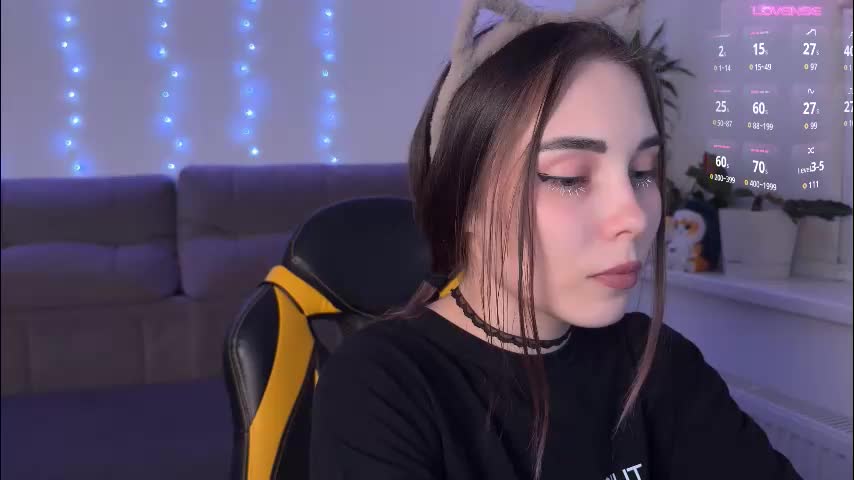 kittie_bear Adult Chat December 23, 2025