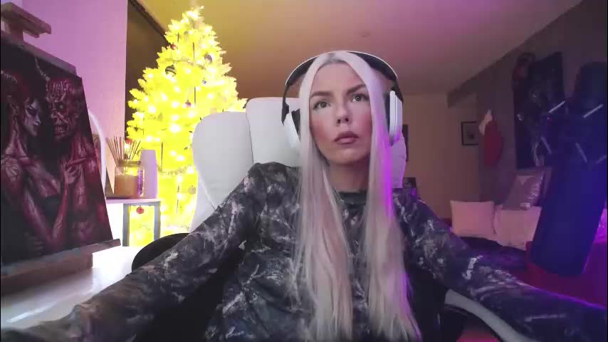 tinykylie Adult Chat December 23, 2025