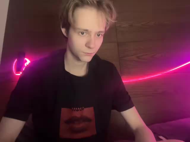 titsDestroy2007 Adult Chat December 23, 2025