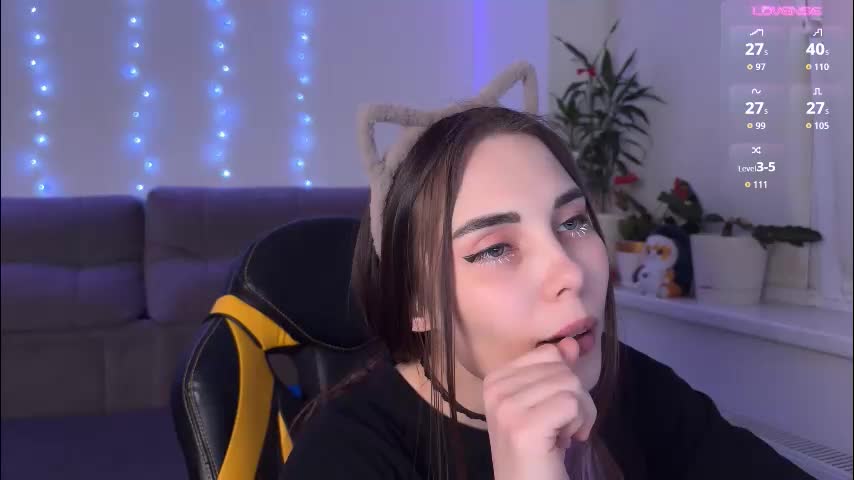 kittie_bear Adult Chat December 23, 2025