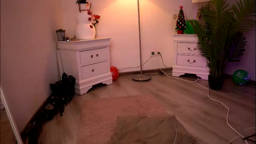 hotmollyx Adult Chat December 23, 2025