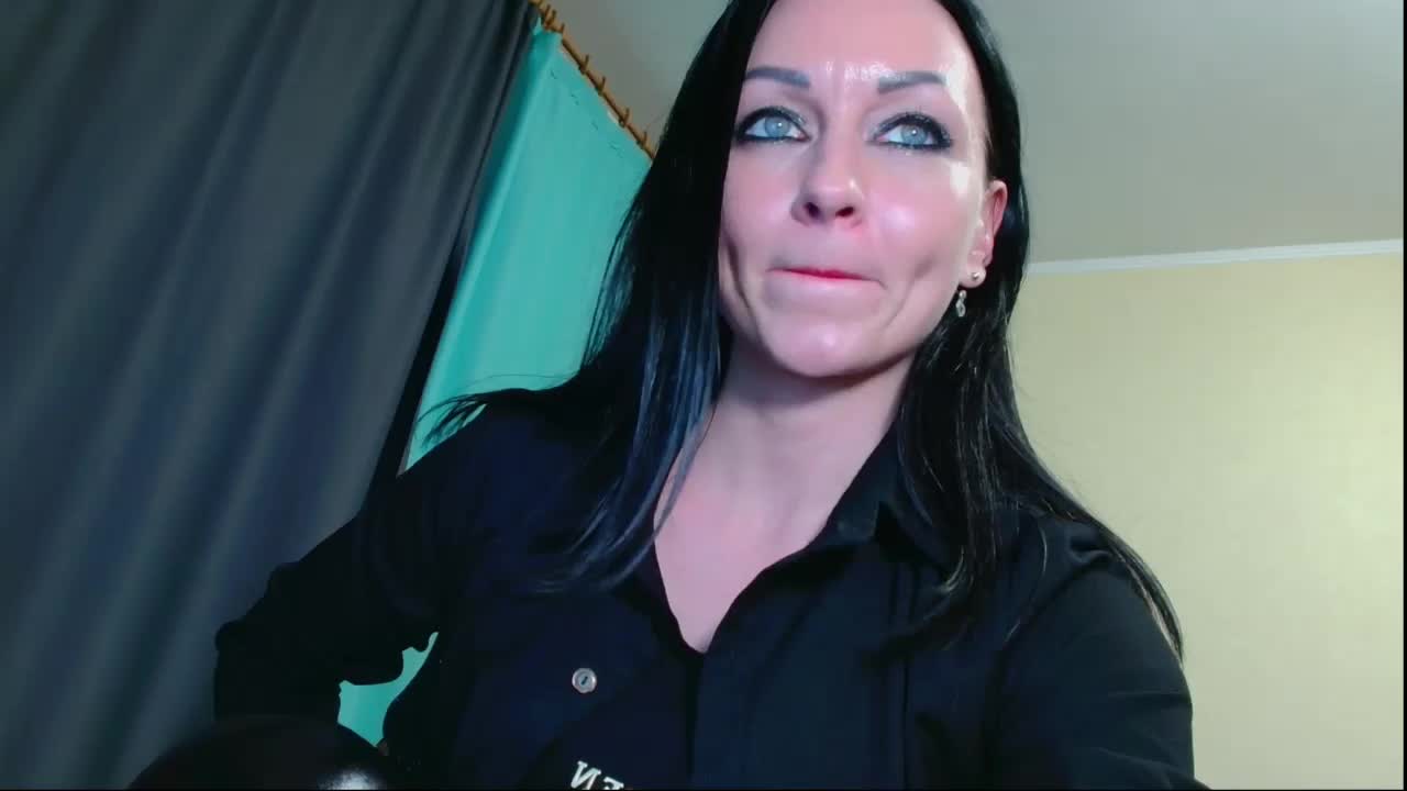 Mistress_Zoe1 Adult Chat December 23, 2025