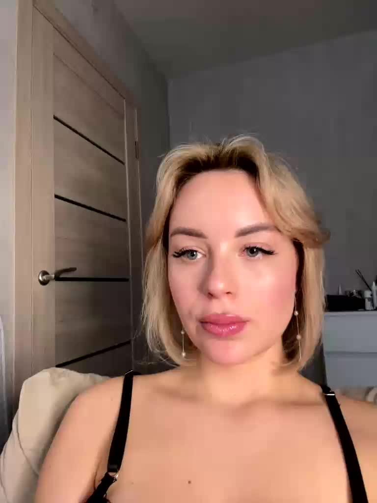 Mila-m Adult Chat December 23, 2025