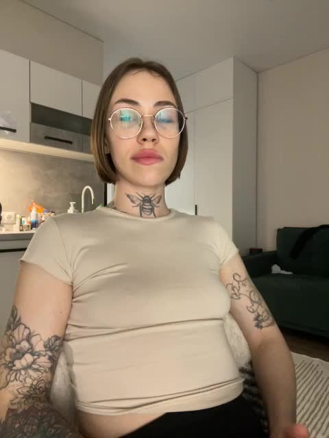 v_-_-_v Adult Chat December 24, 2025