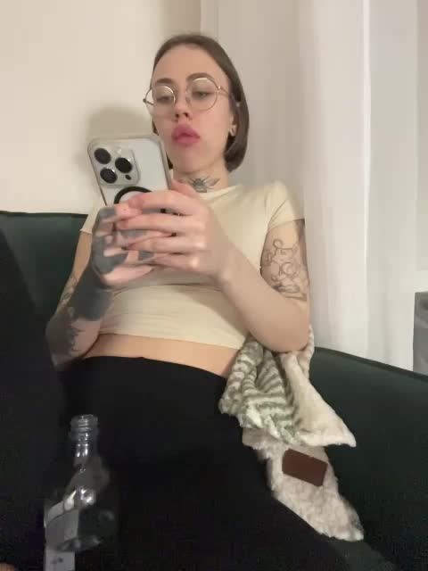 v_-_-_v Adult Chat December 24, 2025