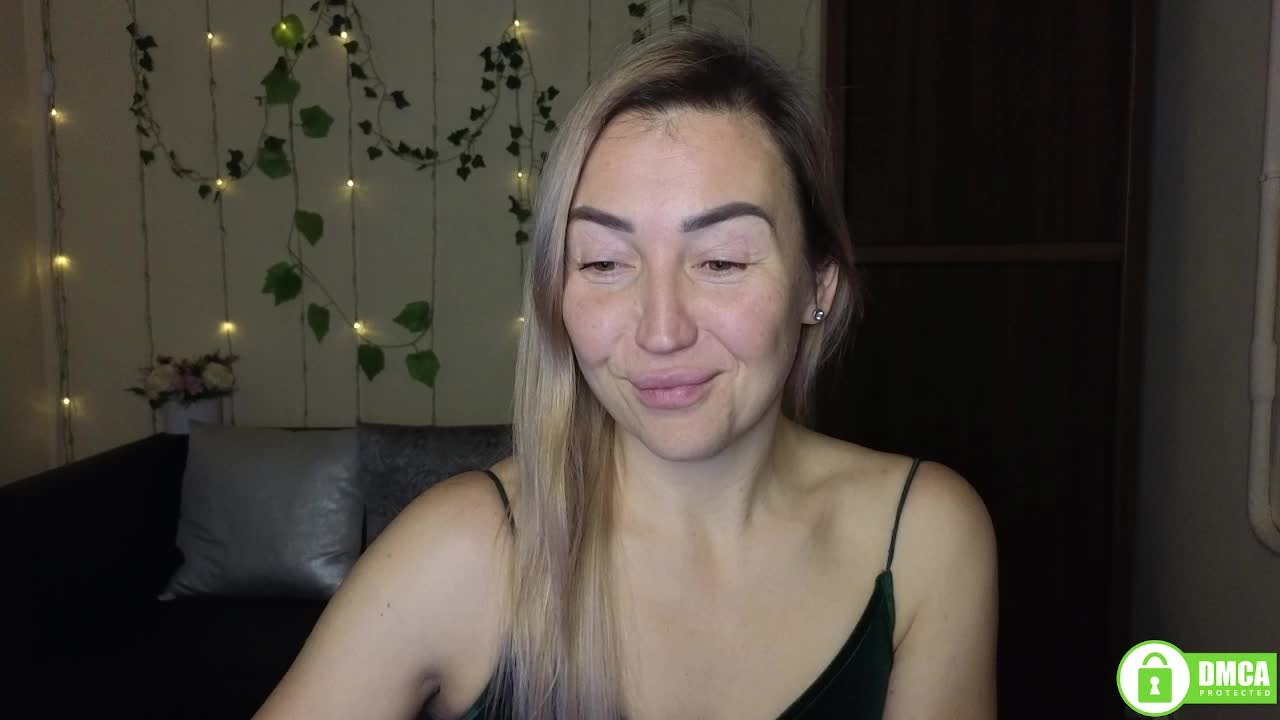 Jullyblondkiss Adult Chat December 24, 2025