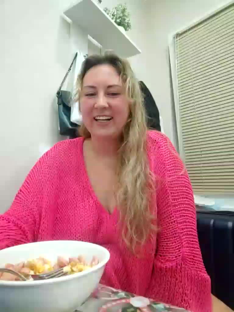 Russianbunny96 Adult Chat December 24, 2025