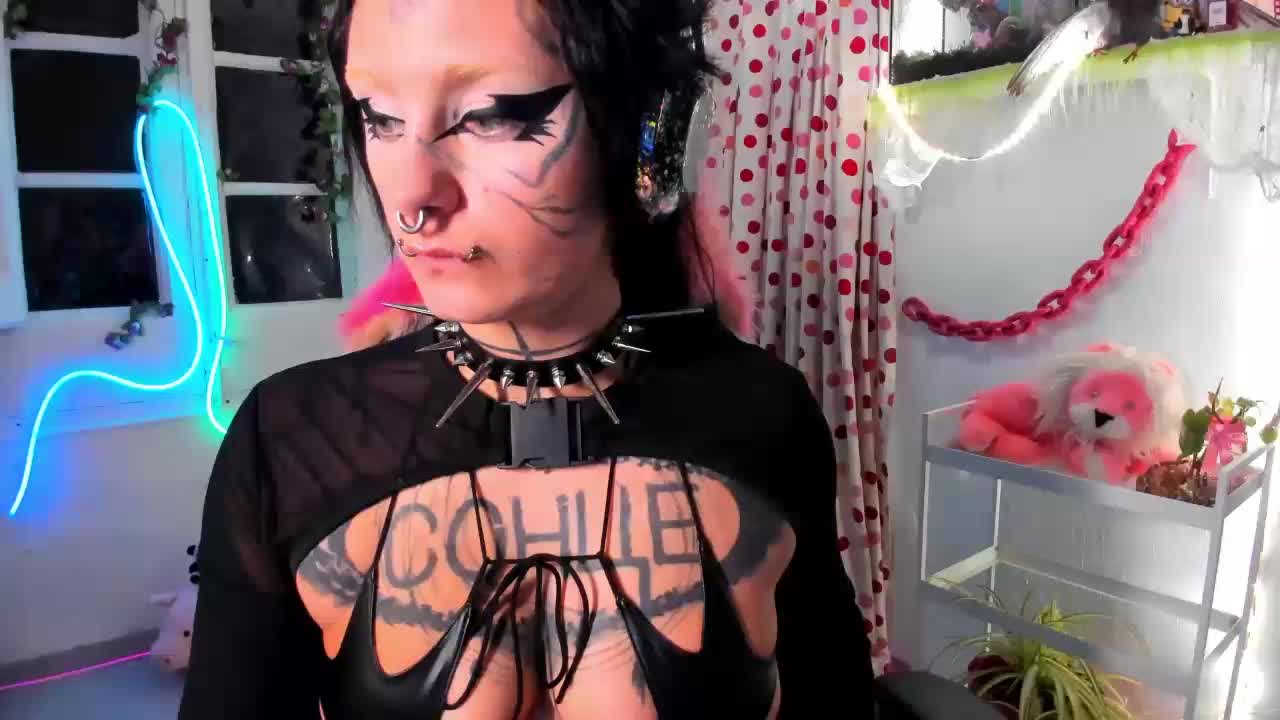 Lady-sontse- Adult Chat December 24, 2025