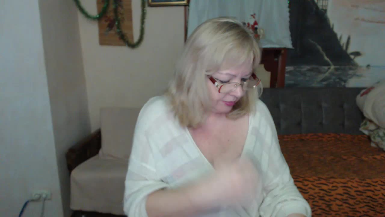 EvelynLoveShy Adult Chat December 24, 2025