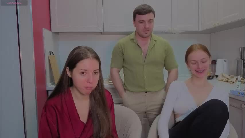 ihavepaws33 Adult Chat December 24, 2025