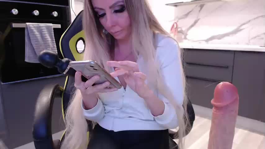 blondalina Adult Chat December 24, 2025