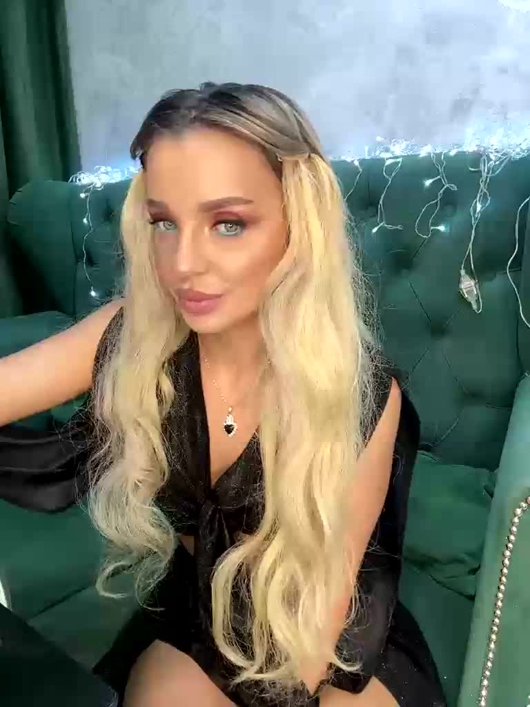 Darina_ Adult Chat December 25, 2025