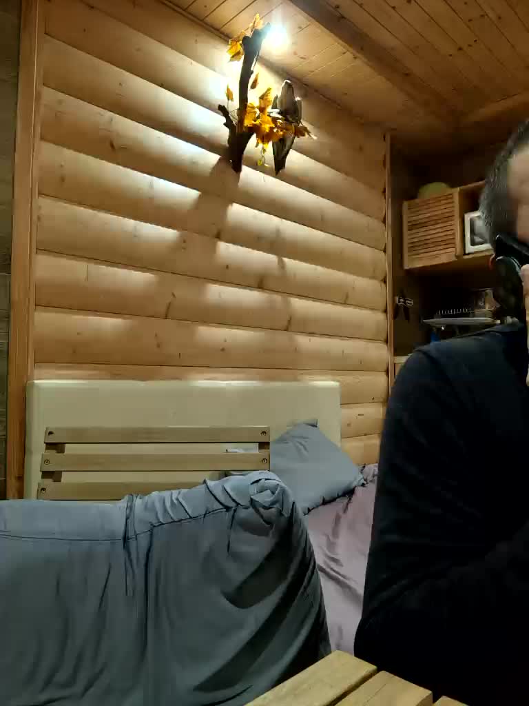 MOLLY-7 Adult Chat December 25, 2025