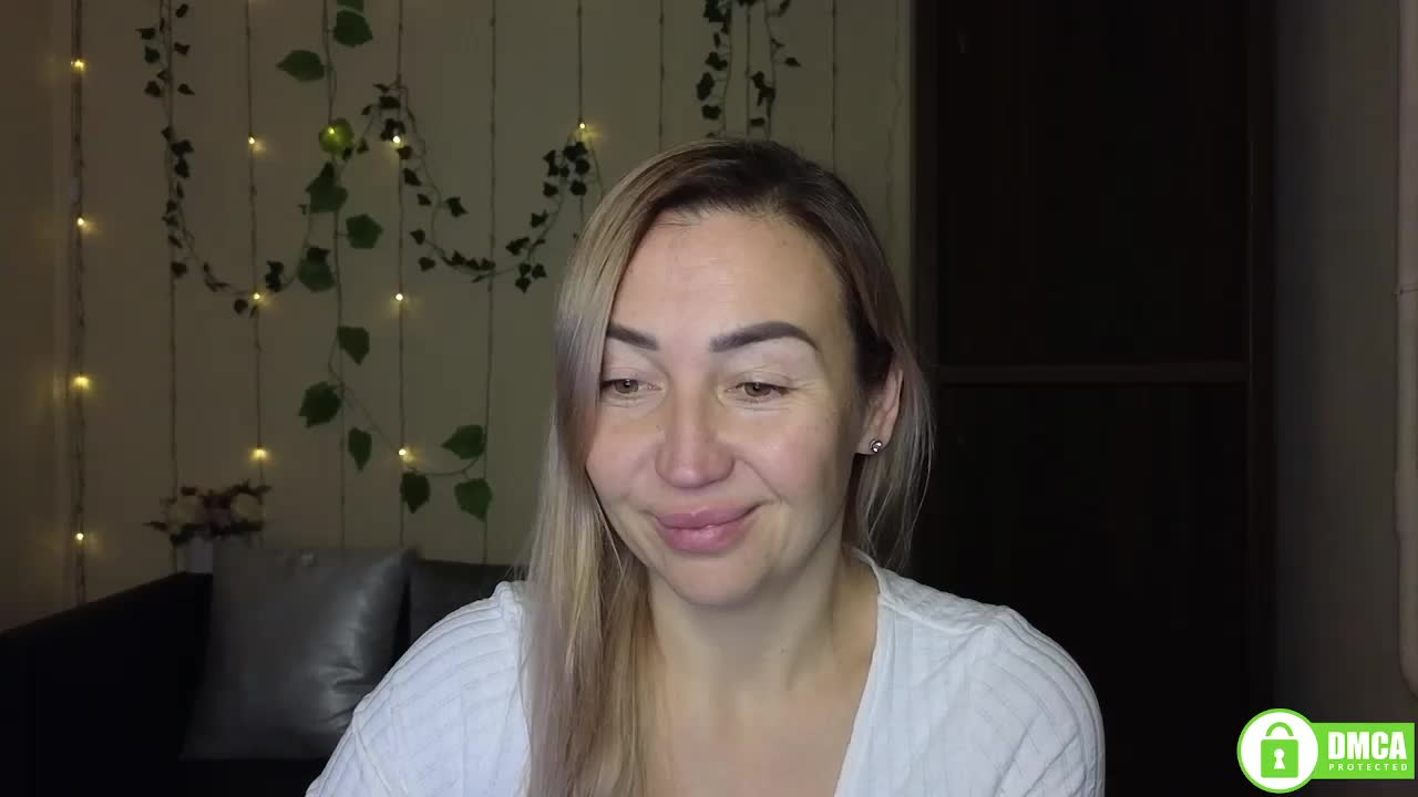 Jullyblondkiss Adult Chat December 25, 2025