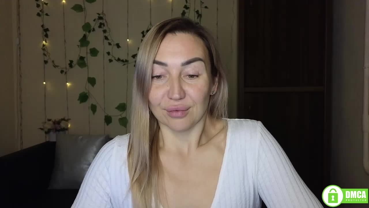 Jullyblondkiss Adult Chat December 25, 2025