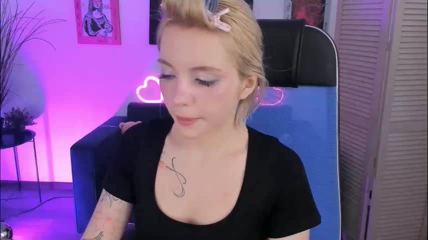 aurorawrenfield Adult Chat December 25, 2025