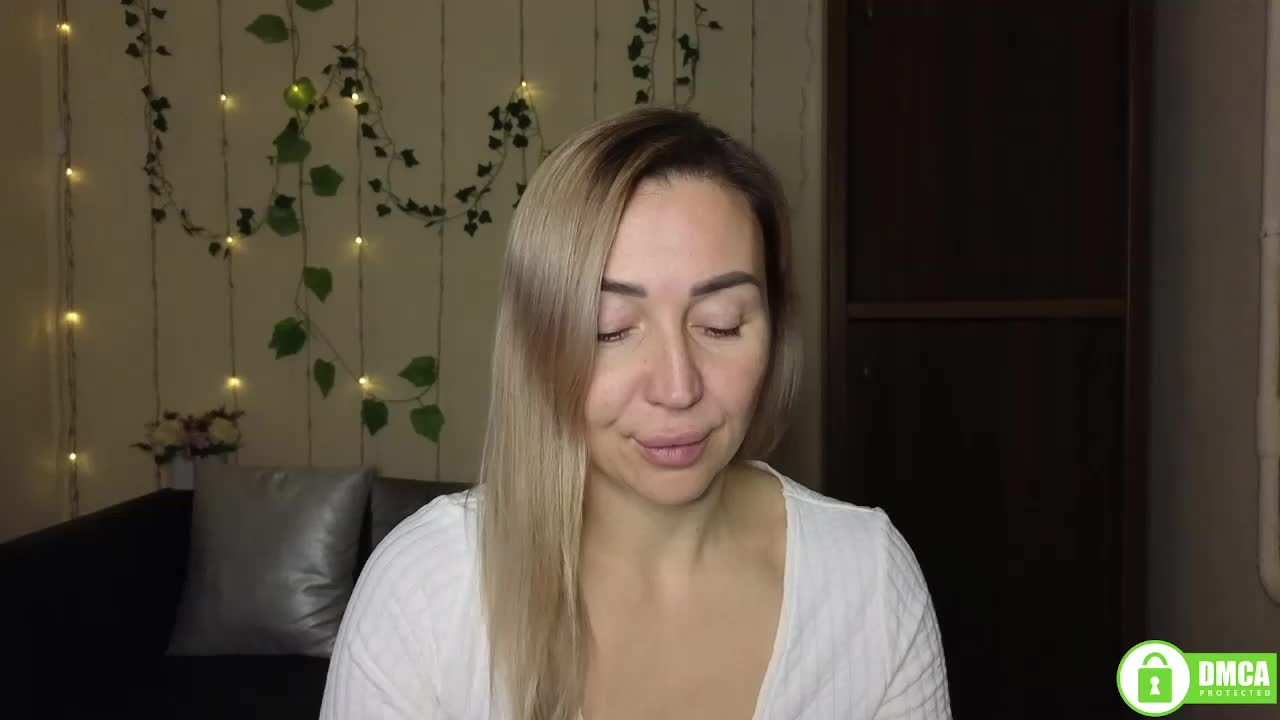 Jullyblondkiss Adult Chat December 25, 2025