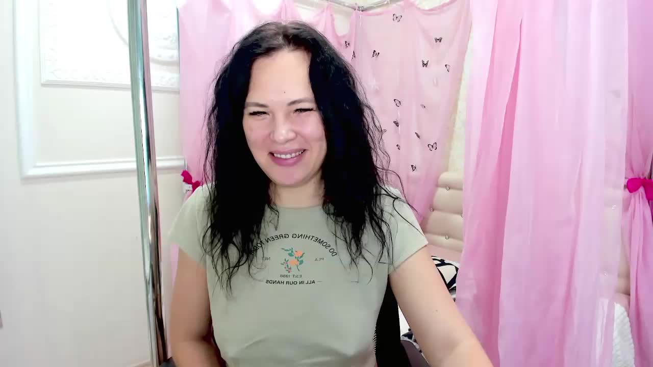 VictoriaPanther Adult Chat December 25, 2025