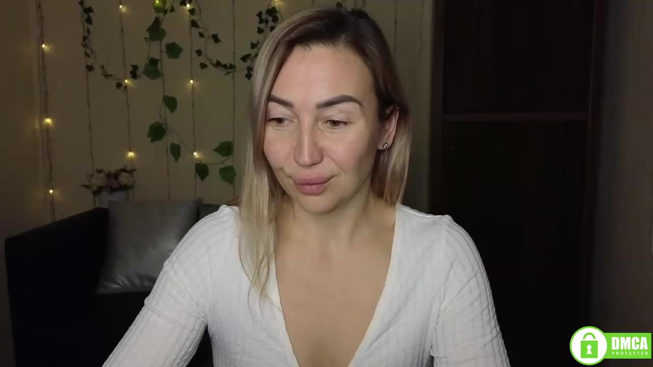 Jullyblondkiss Adult Chat December 25, 2025