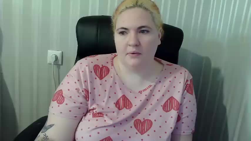 XLisaBlueX Adult Chat December 25, 2025