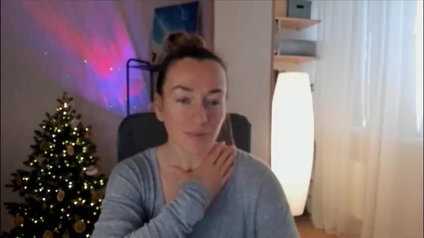 save_the_qween Adult Chat December 25, 2025