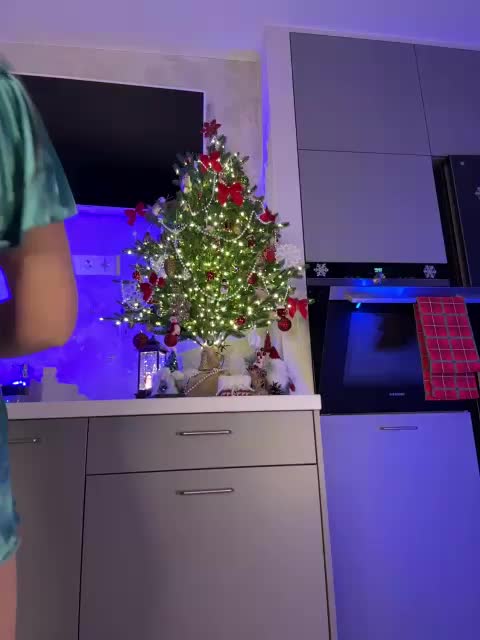 -TATUHA- Adult Chat December 25, 2025