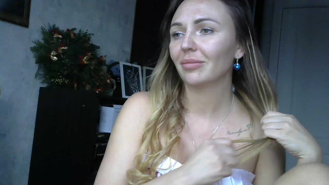 CuteAngelina Adult Chat December 25, 2025