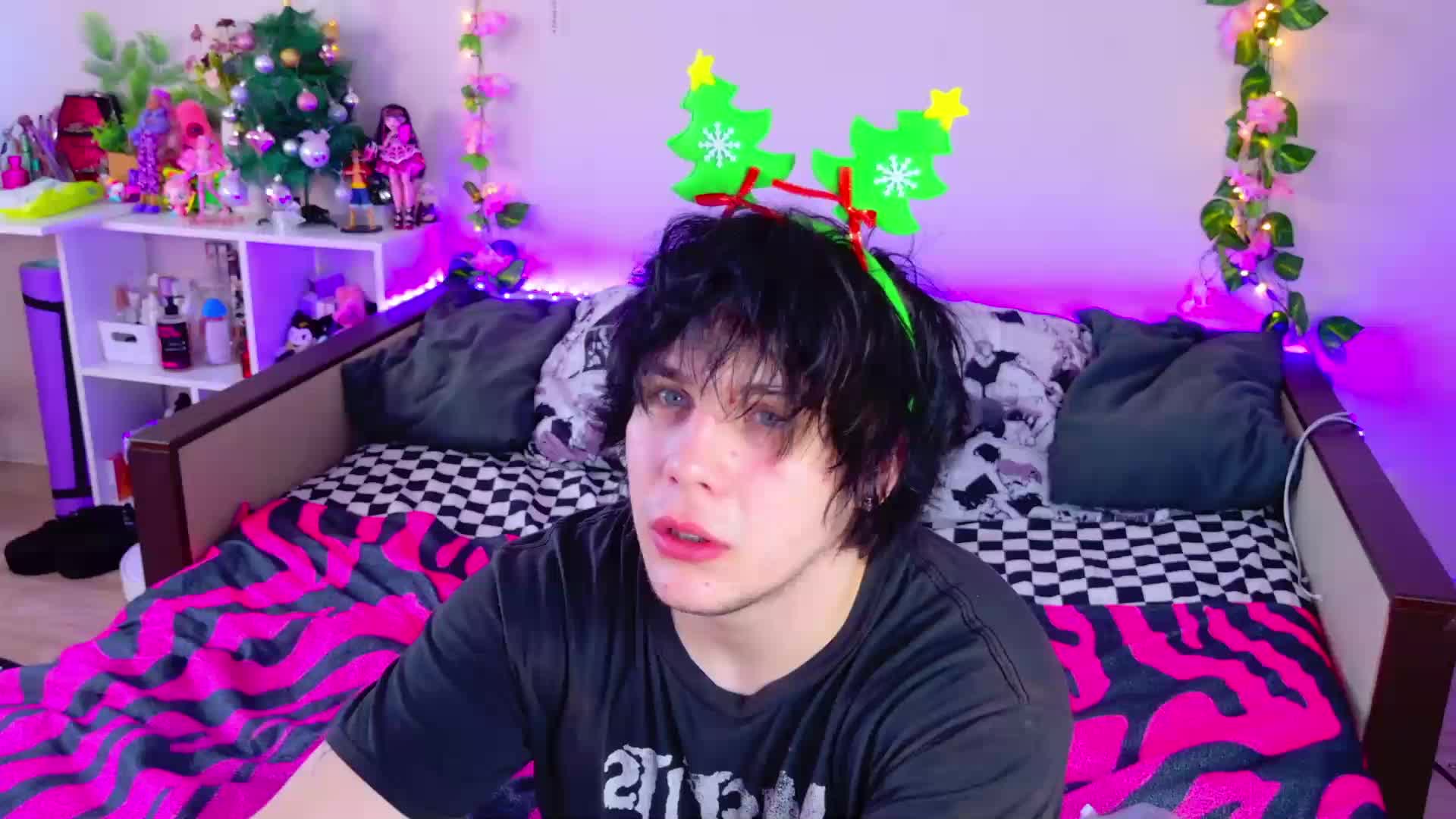 Night-angell Adult Chat December 25, 2025