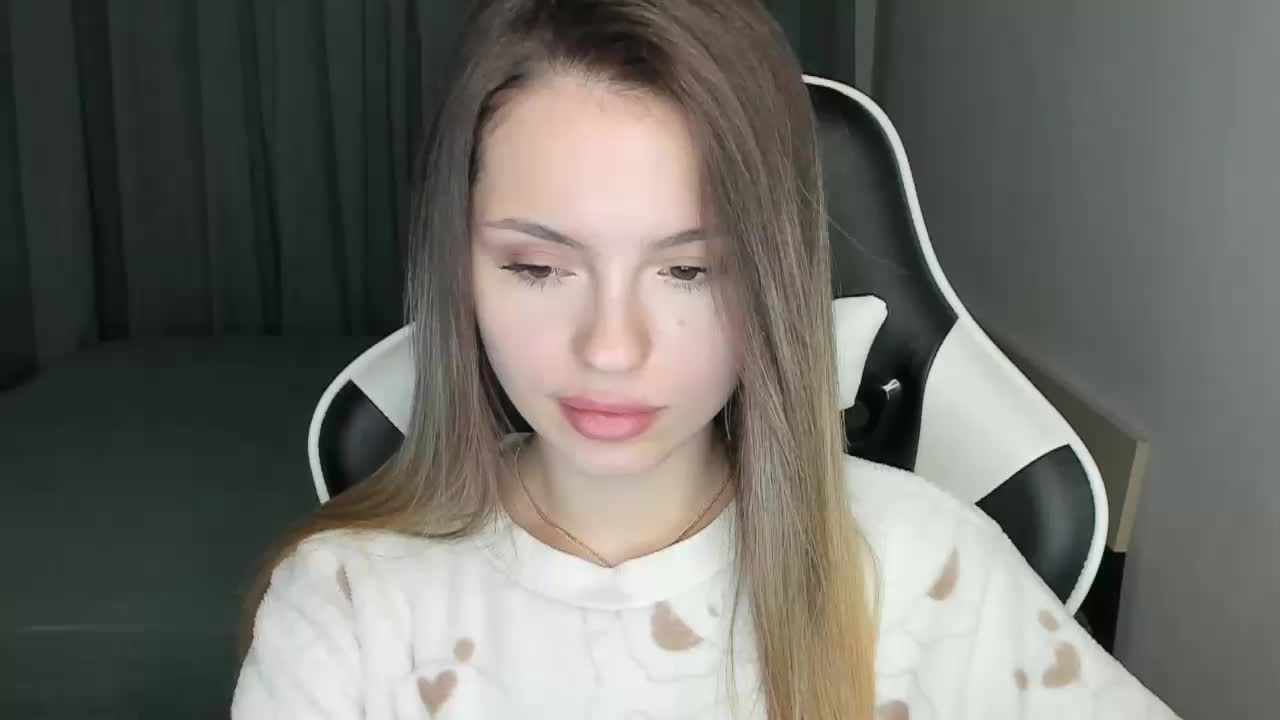 EmiMe Adult Chat December 25, 2025