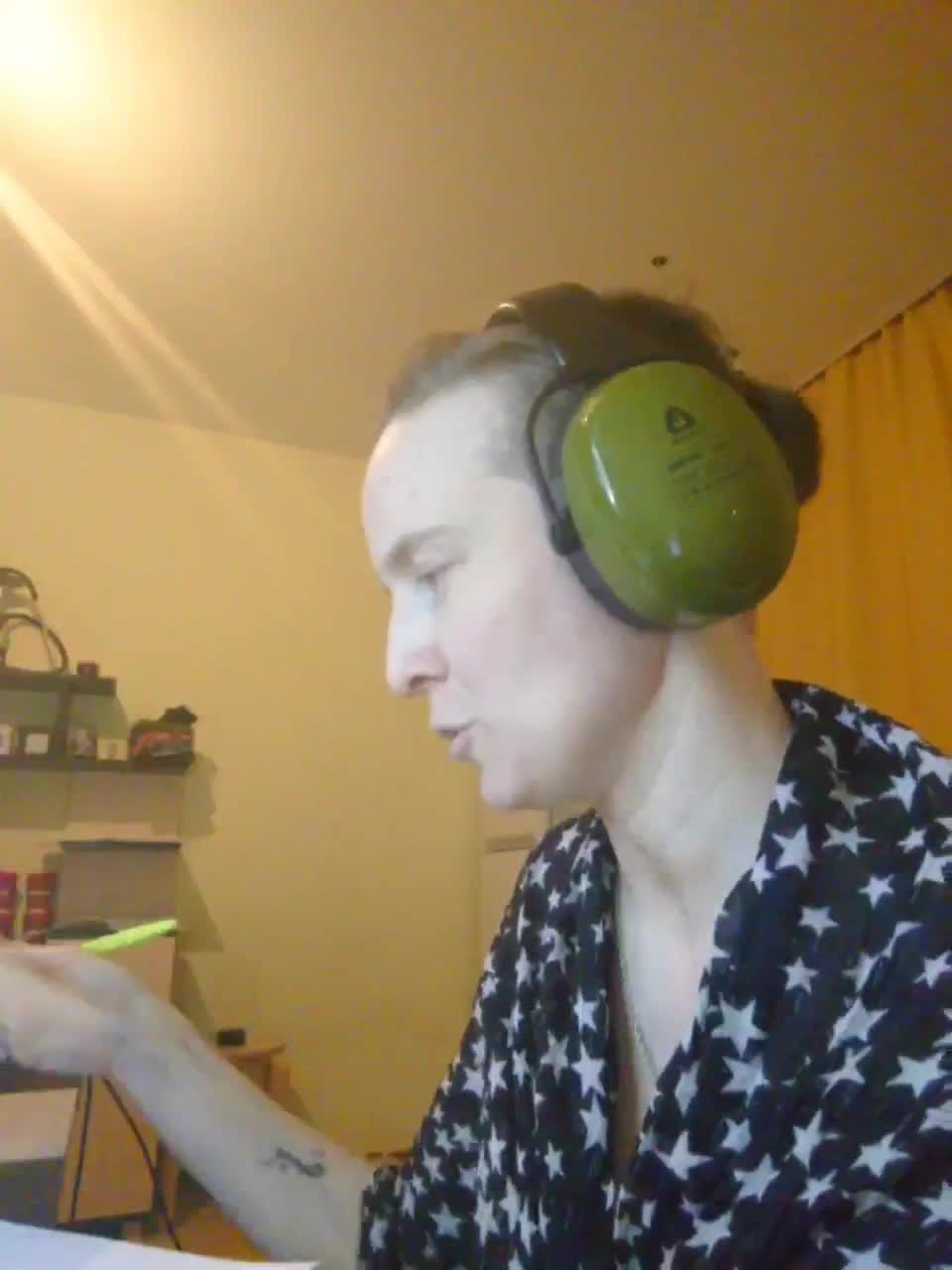 Magretta_Dering Adult Chat December 25, 2025