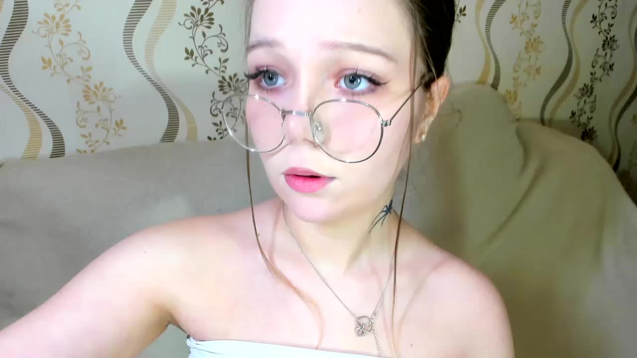 MelMooon Adult Chat December 25, 2025