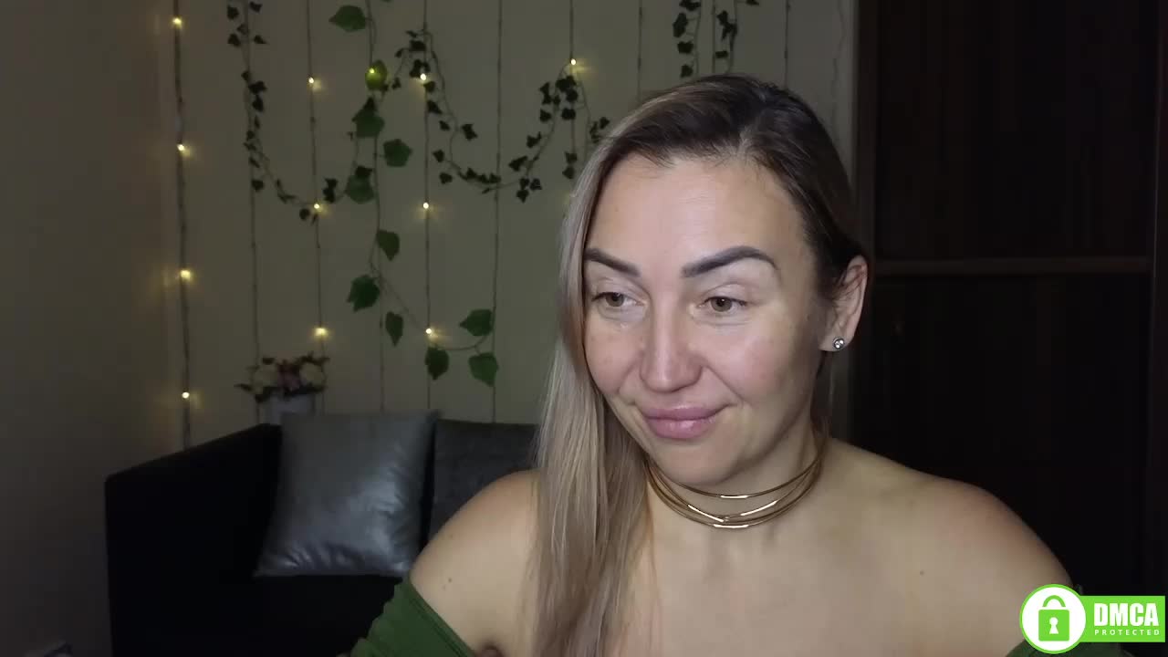 Jullyblondkiss Adult Chat December 26, 2025