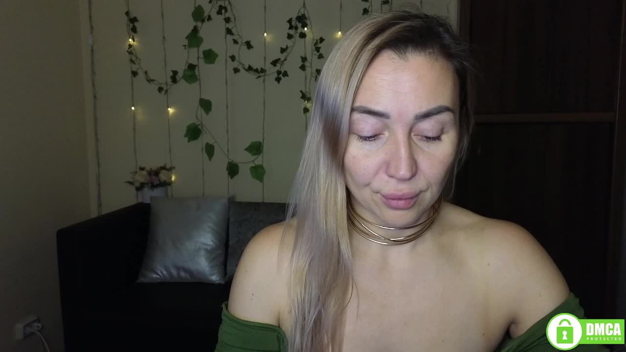 Jullyblondkiss Adult Chat December 26, 2025