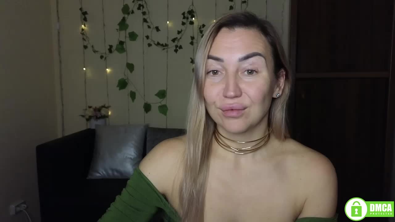 Jullyblondkiss Adult Chat December 26, 2025