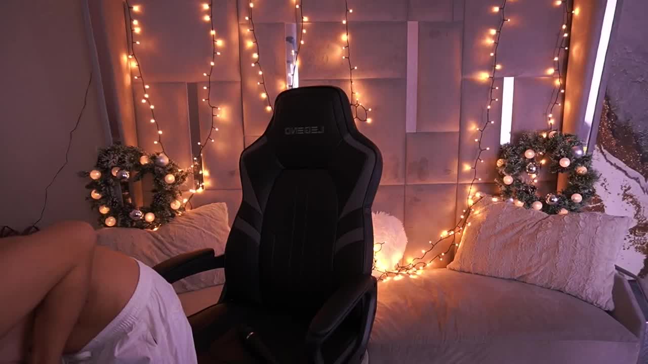 FataleNellie Adult Chat December 26, 2025