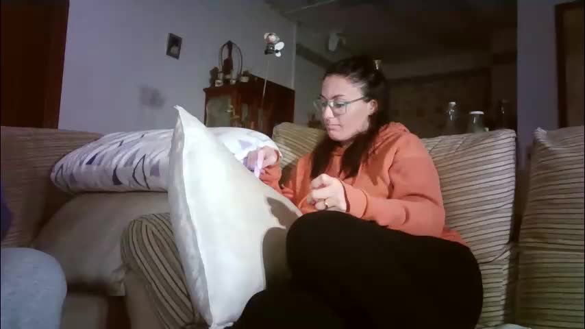 lolahueso Adult Chat December 28, 2025