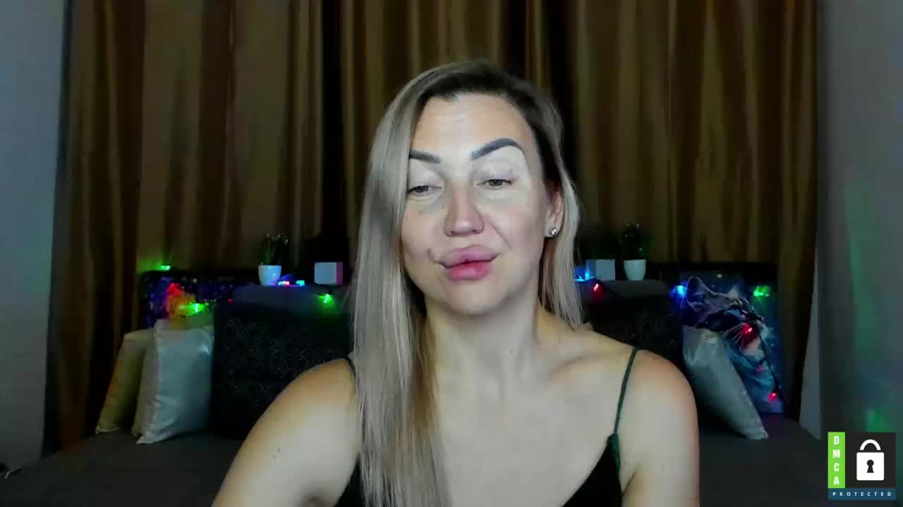 Jullyblondkiss Adult Chat December 28, 2025