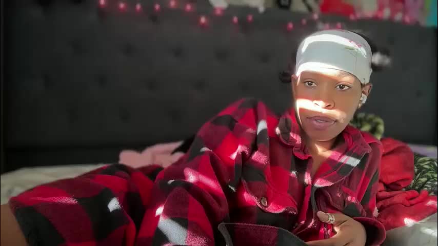 cum2charmxx Adult Chat December 28, 2025