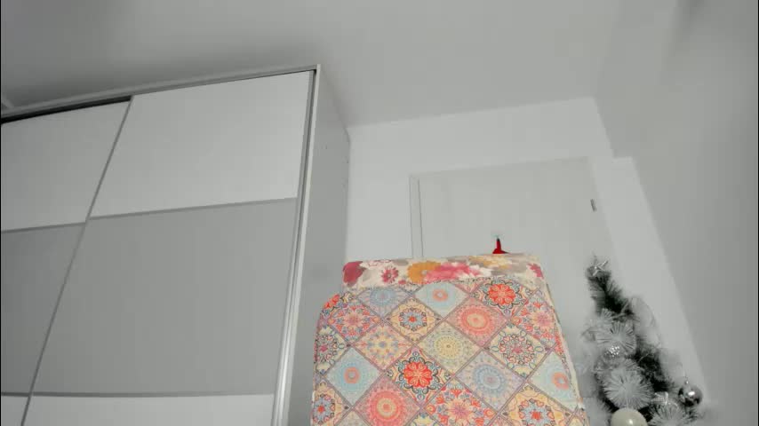 snow_flakee Adult Chat December 29, 2025