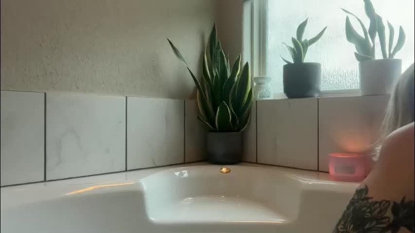 leanneluxecouple Adult Chat December 29, 2025