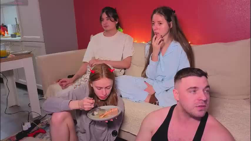 ihavepaws33 Adult Chat December 30, 2025