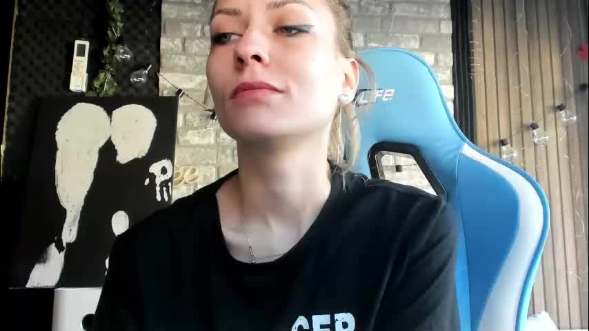 karoline121 Adult Chat December 30, 2025