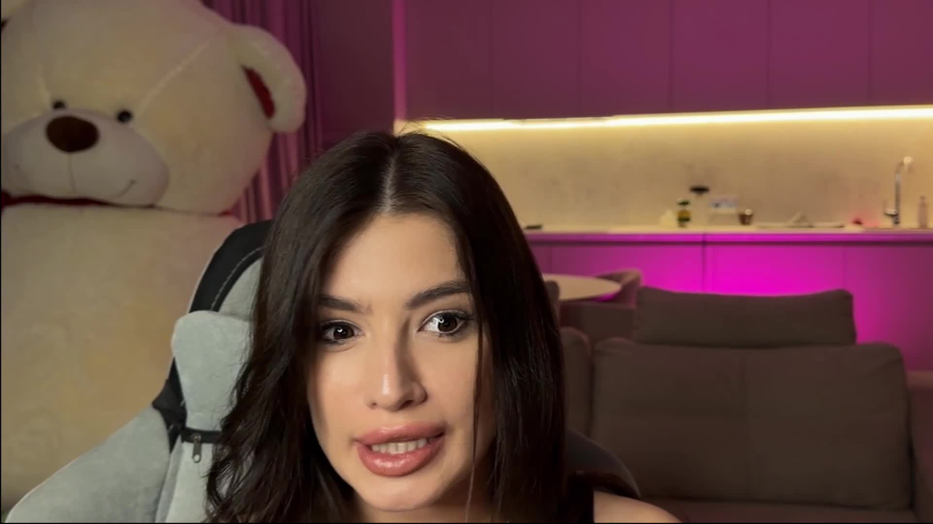 Sofi-Mi Adult Chat December 30, 2025