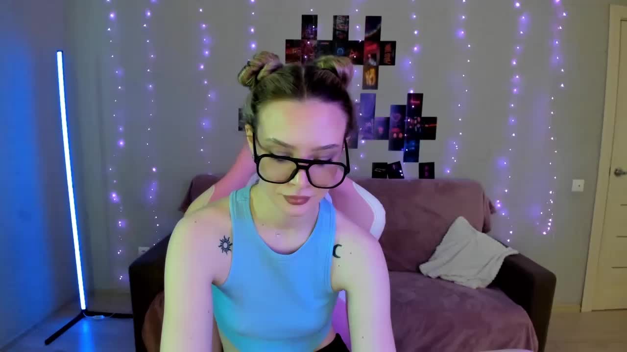 Suzie-Q69 Adult Chat December 30, 2025