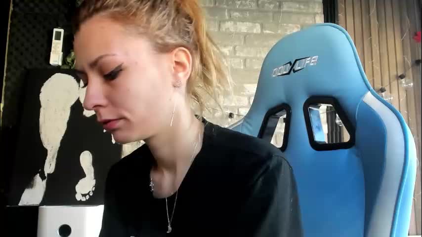 karoline121 Adult Chat December 30, 2025