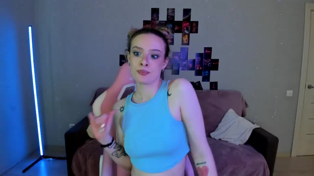 Suzie-Q69 Adult Chat December 30, 2025