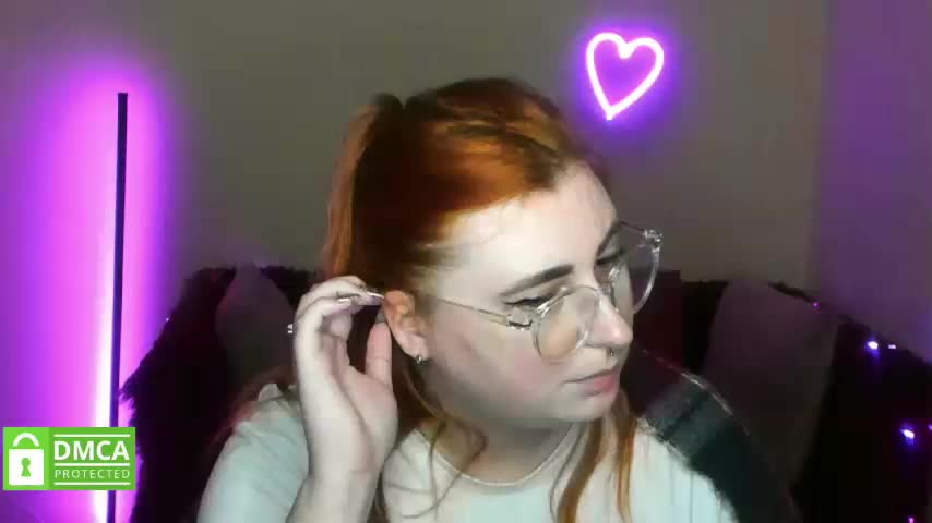 Aliciaredluv Adult Chat December 30, 2025