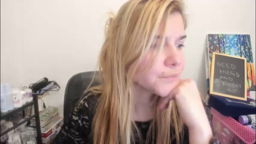 artsyandcraftsy_ Adult Chat December 30, 2025